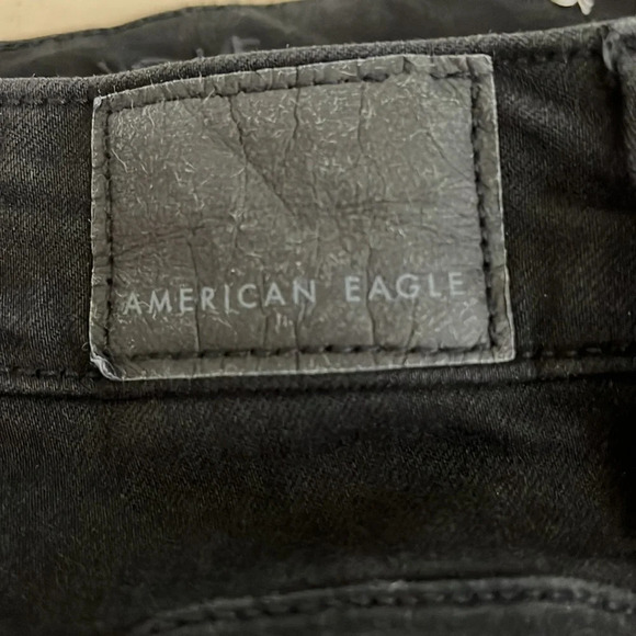 American Eagle Outfitters Super Hi-Rise Jegging in Black Distressed Button Fly - Picture 6 of 9